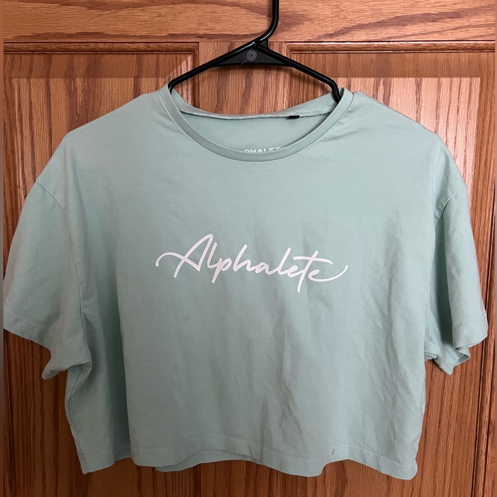 Women’s M Alphalete Cropped Shirt